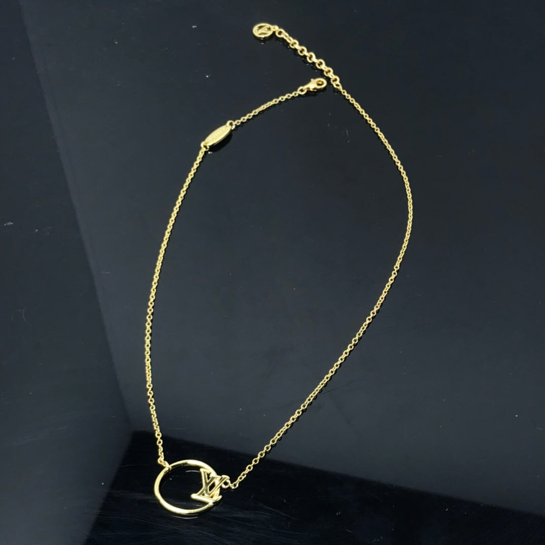LV Necklaces 055
