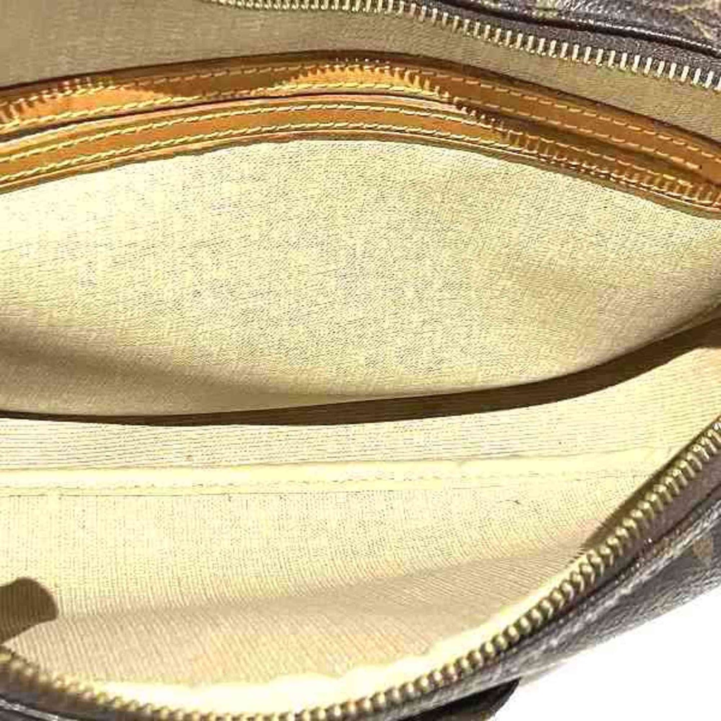 Louis Vuitton Reporter Canvas Shoulder Bag ()