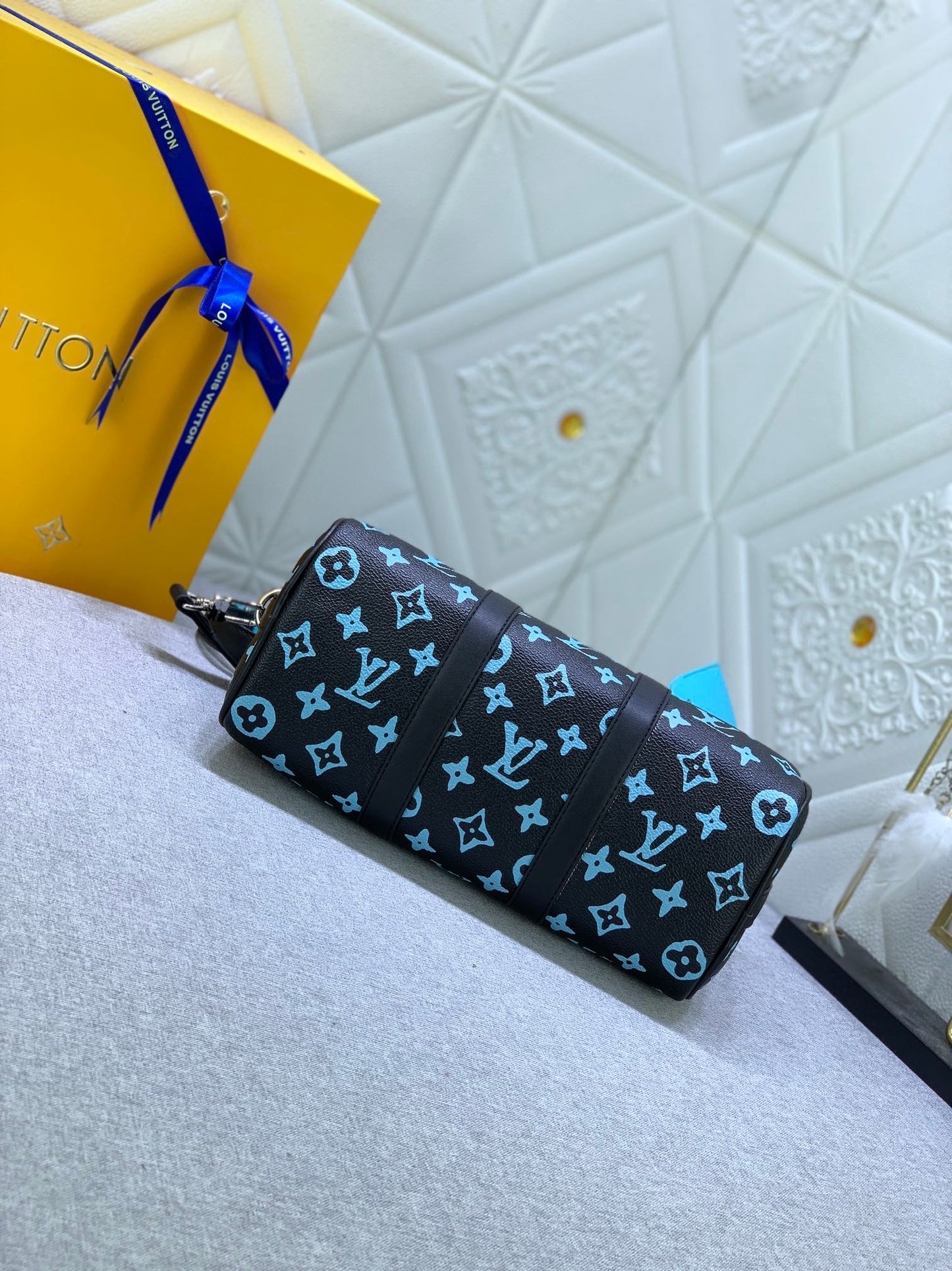 EN - New Bag LUV 643
