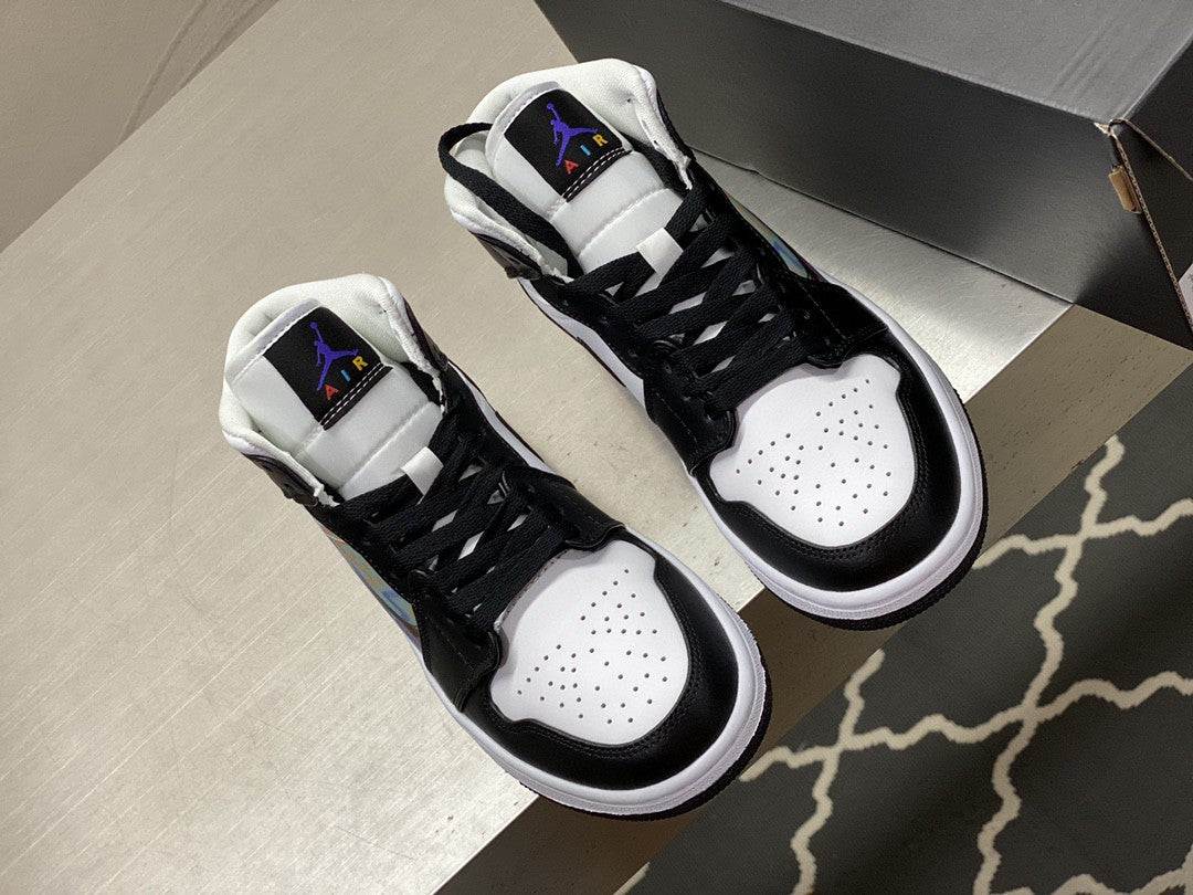 GLAMI Jordan 1 Mid Wmns ‘Hologram’ Black For Men DR9495-001