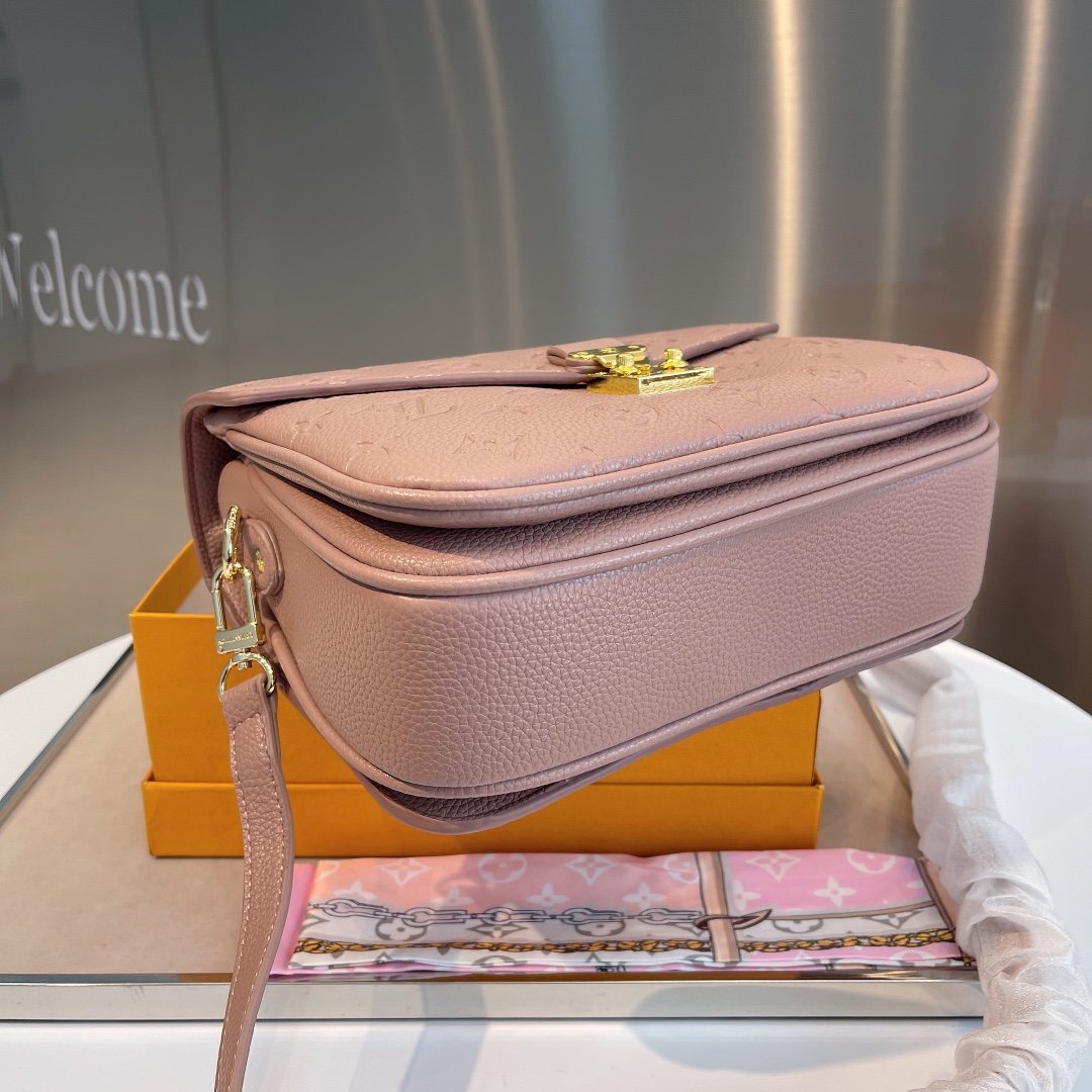 EN - New Arrival Bags LUV 493
