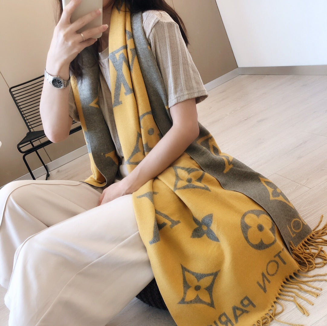 EN - Luxury LUV Scarf 006