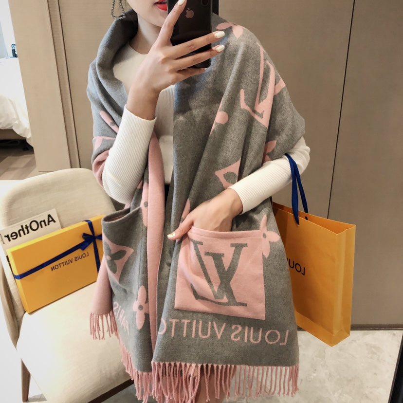 EN - Luxury LUV Scarf 010