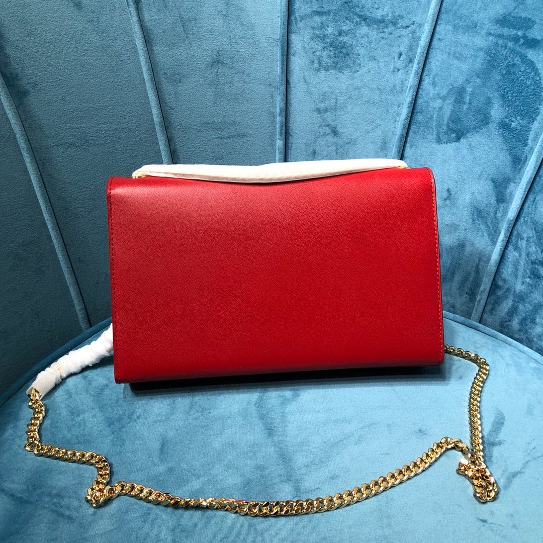 GLAMI Kate MeGLAMIum Chain Bag With Tassel In Grain De Poudre Red For Women 9.4in/24cm YSL