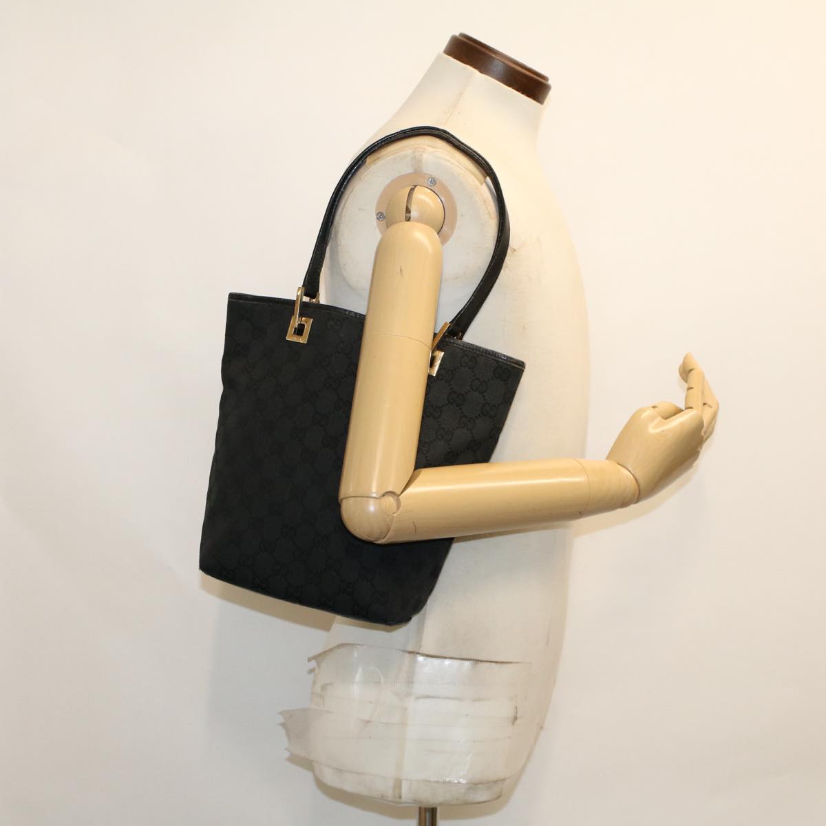 GUCCI GG Canvas Shoulder Bag Black 002•1099 002058 ep1111