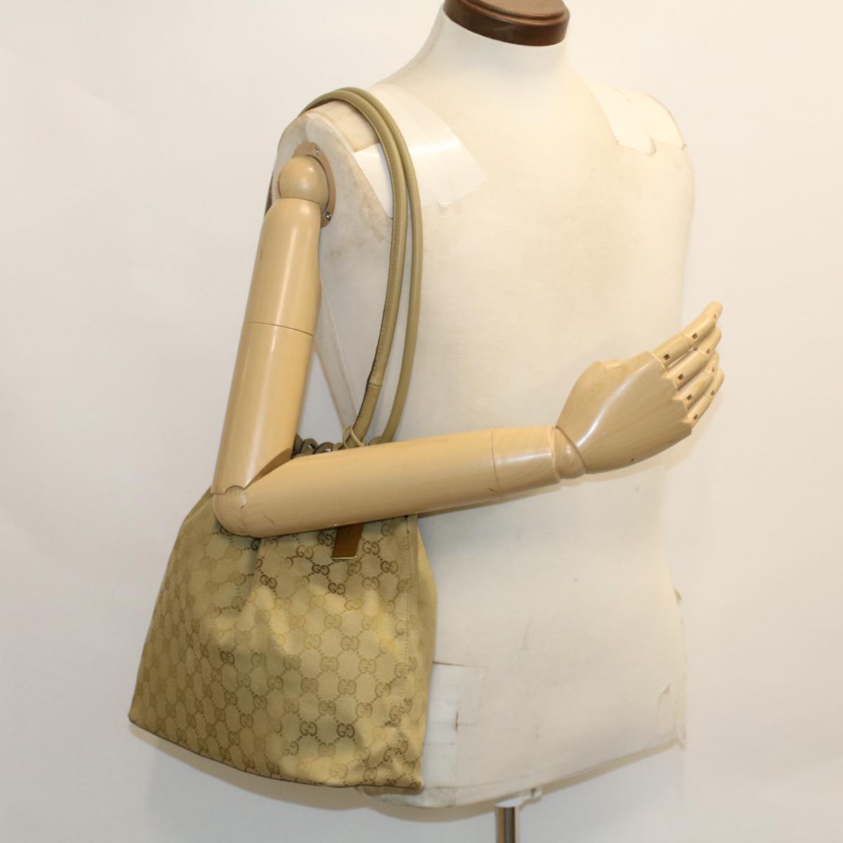 GUCCI GG Canvas Shoulder Bag Beige ep1301