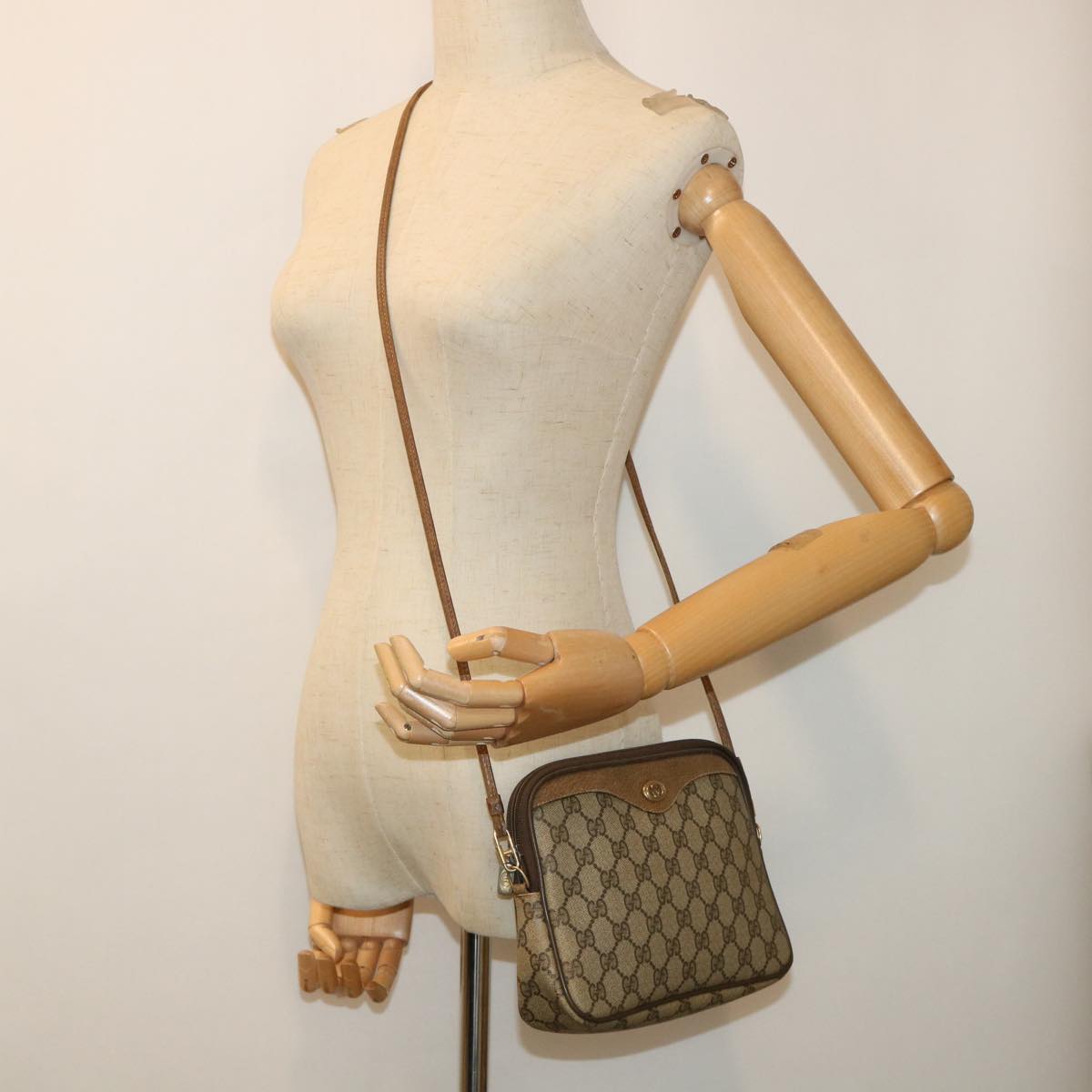 GUCCI GG Canvas Shoulder Bag PVC Leather Beige 97 02 068 ep1569