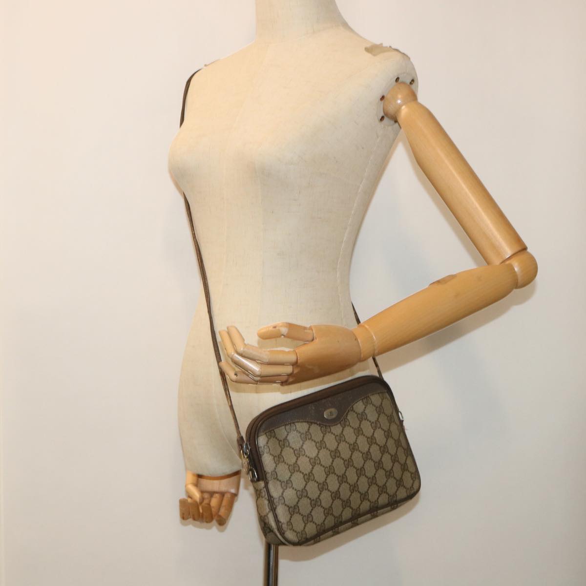 GUCCI GG Canvas Shoulder Bag PVC Leather Beige 97 02 068 ep1573