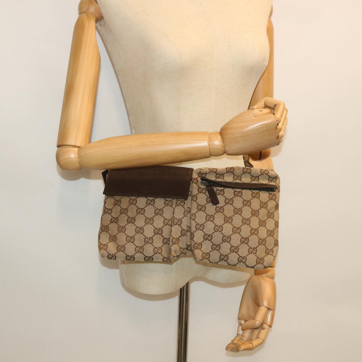 GUCCI GG Canvas Waist bag Beige 28566 ep1843