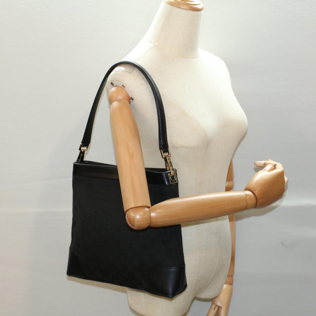 GUCCI GG Canvas Shoulder Bag Leather Black 001 4231 2123 ep1880