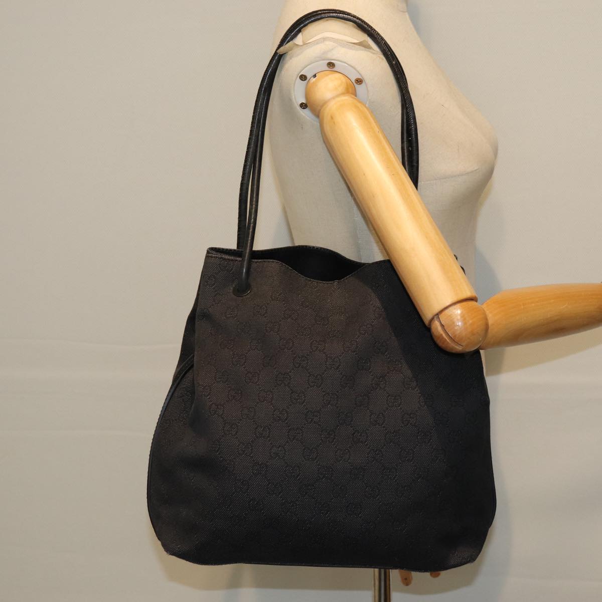 GUCCI GG Canvas Shoulder Bag Black 101341 ep4176