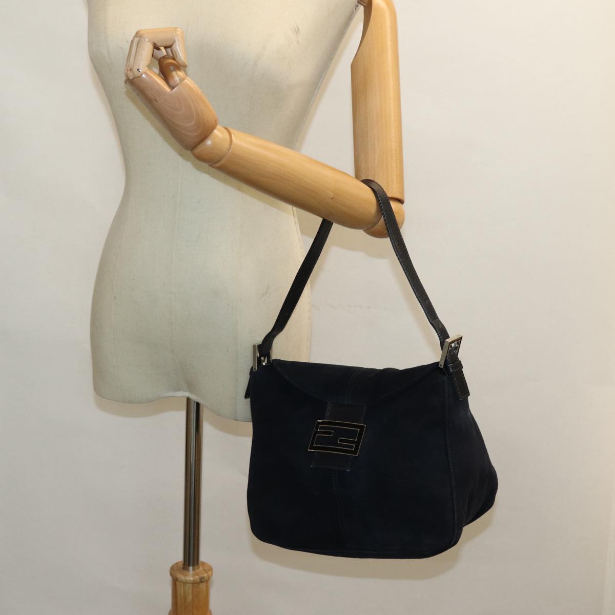 FENDI Mamma Baguette Shoulder Bag Suede Navy Silver ep5217