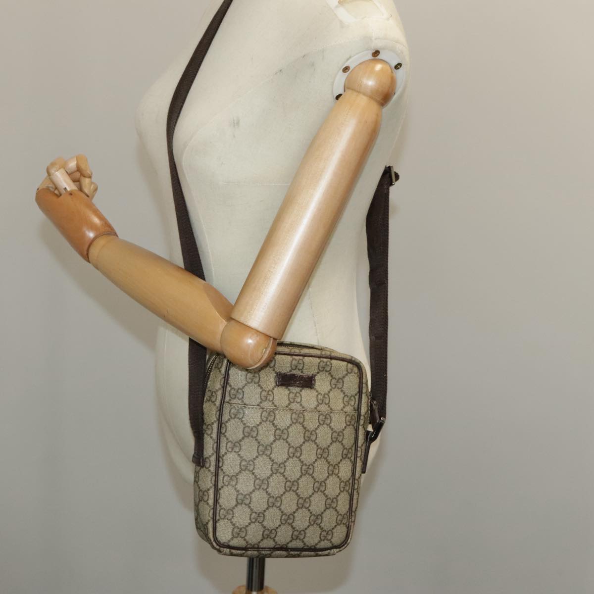 GUCCI GG Supreme Shoulder Bag PVC Beige Silver 122754 ep6381