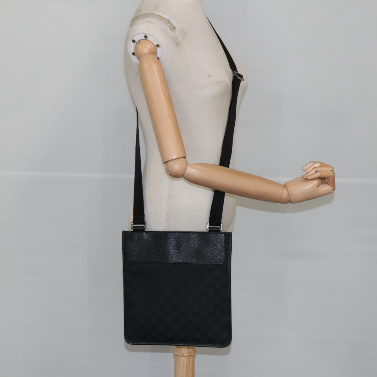 GUCCI GG Canvas Shoulder Bag Black Silver 27639 ep6499