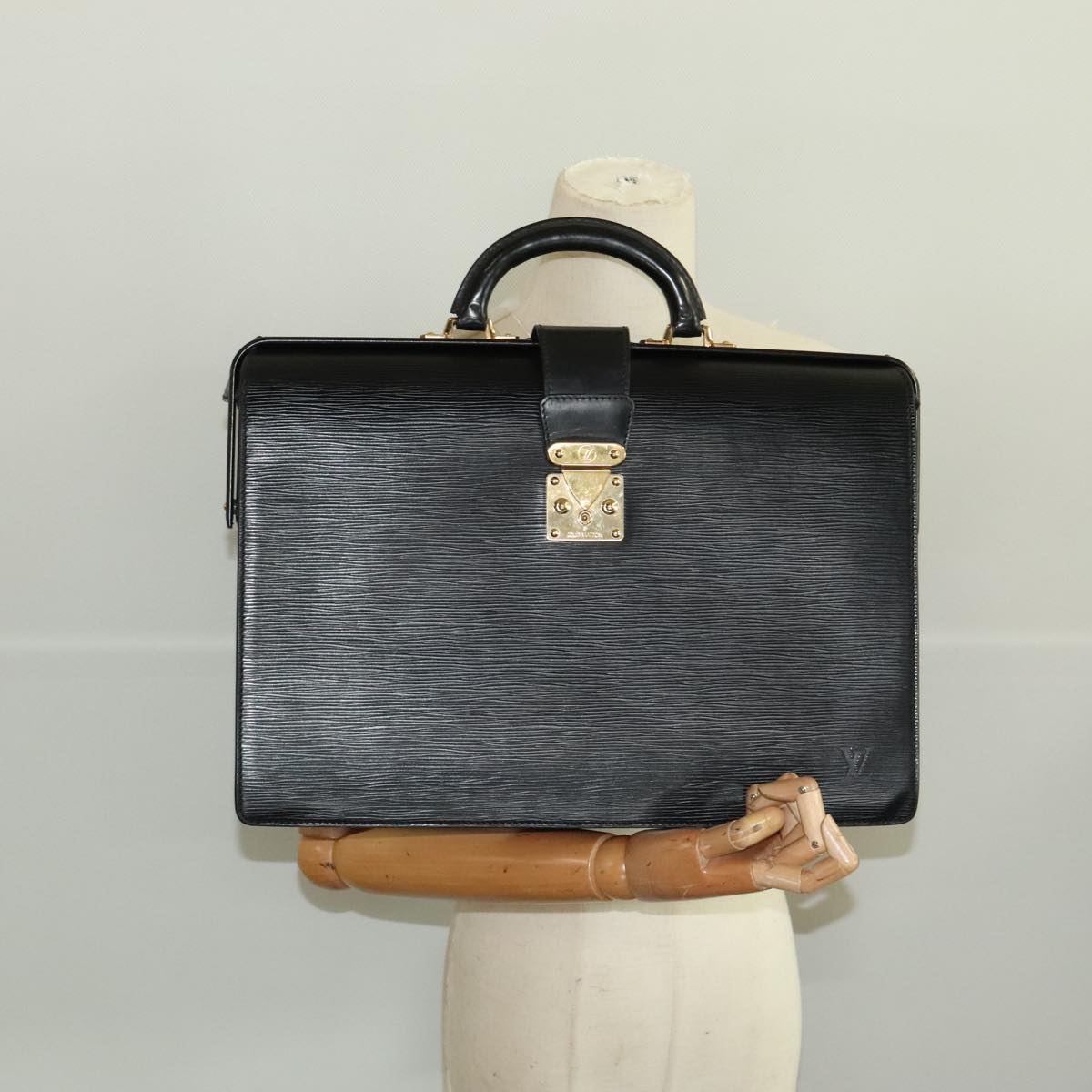 LOUIS VUITTON Epi Serviette Fermoir Business Bag Black M54352 LV ep6933