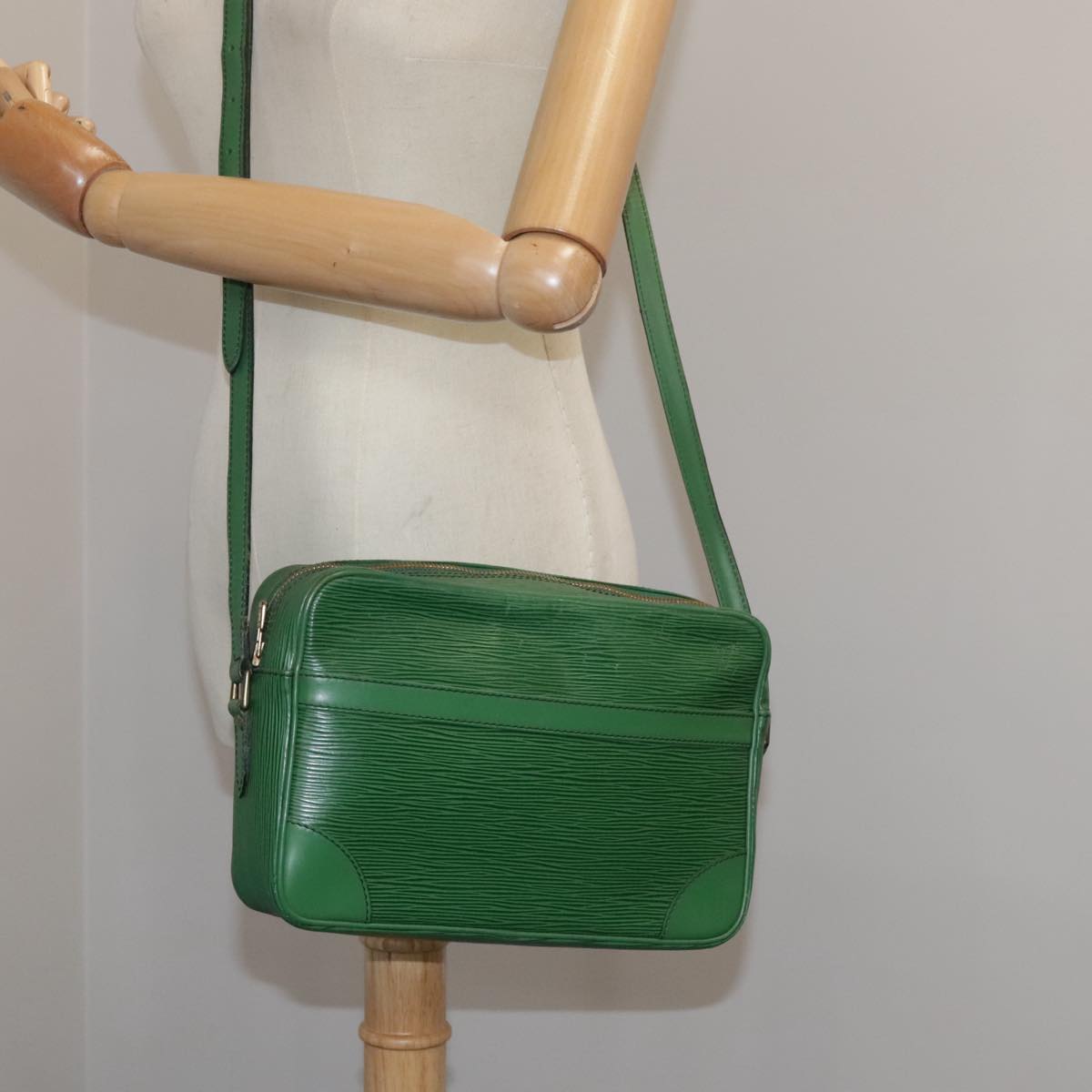 LOUIS VUITTON Epi Trocadero 27 Shoulder Bag Green M52314 LV ep6941