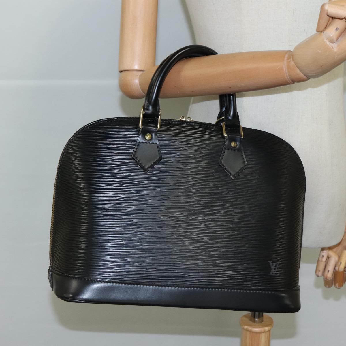 LOUIS VUITTON Epi Alma Hand Bag Black M52142 LV ep6954