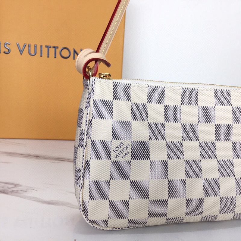 LOV2 Bags - Luxurious Bags 1810