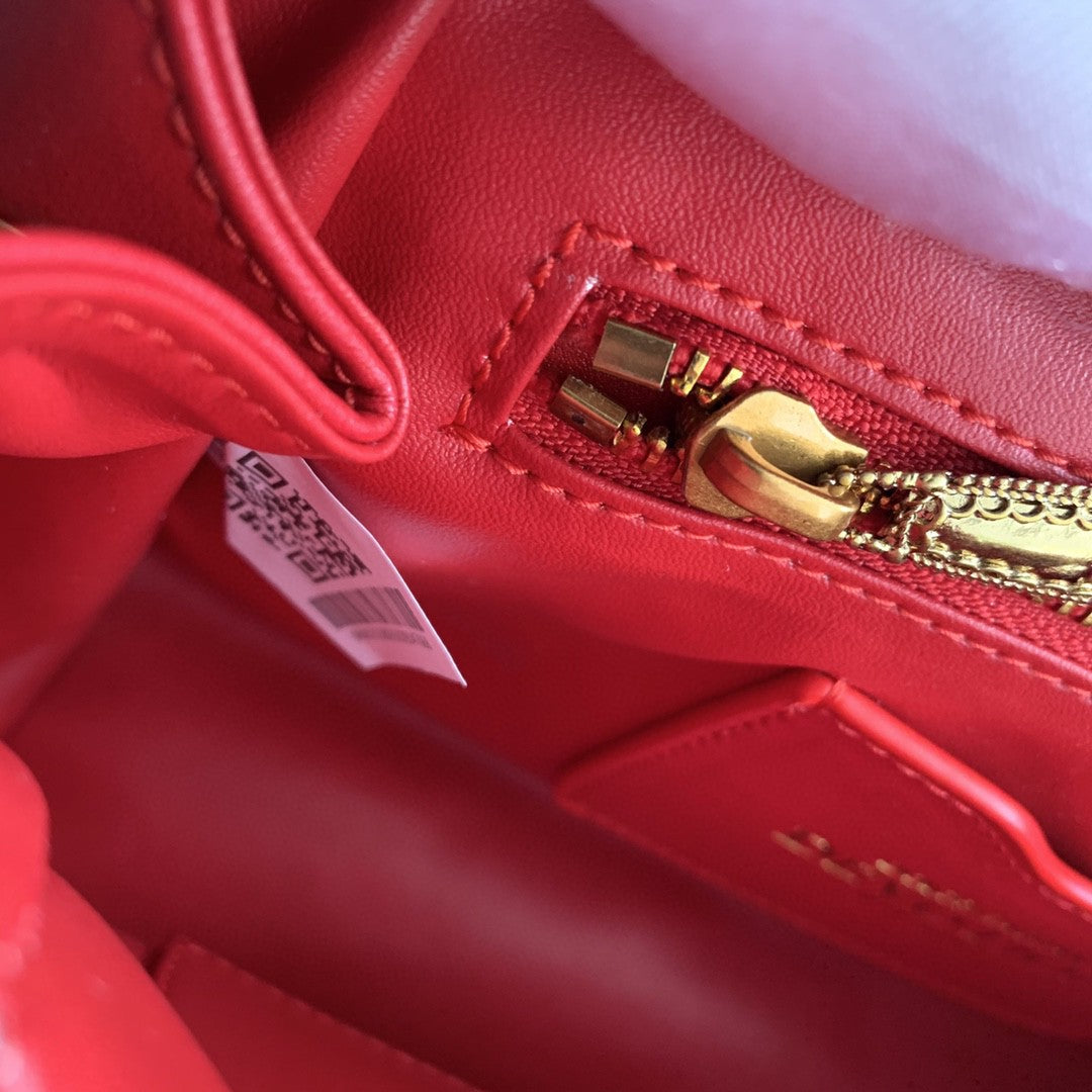 GLAMI MeGLAMIum Devotion Shoulder Bag In Quilted Nappa Red For Women 10.2in/26cm GLAMI