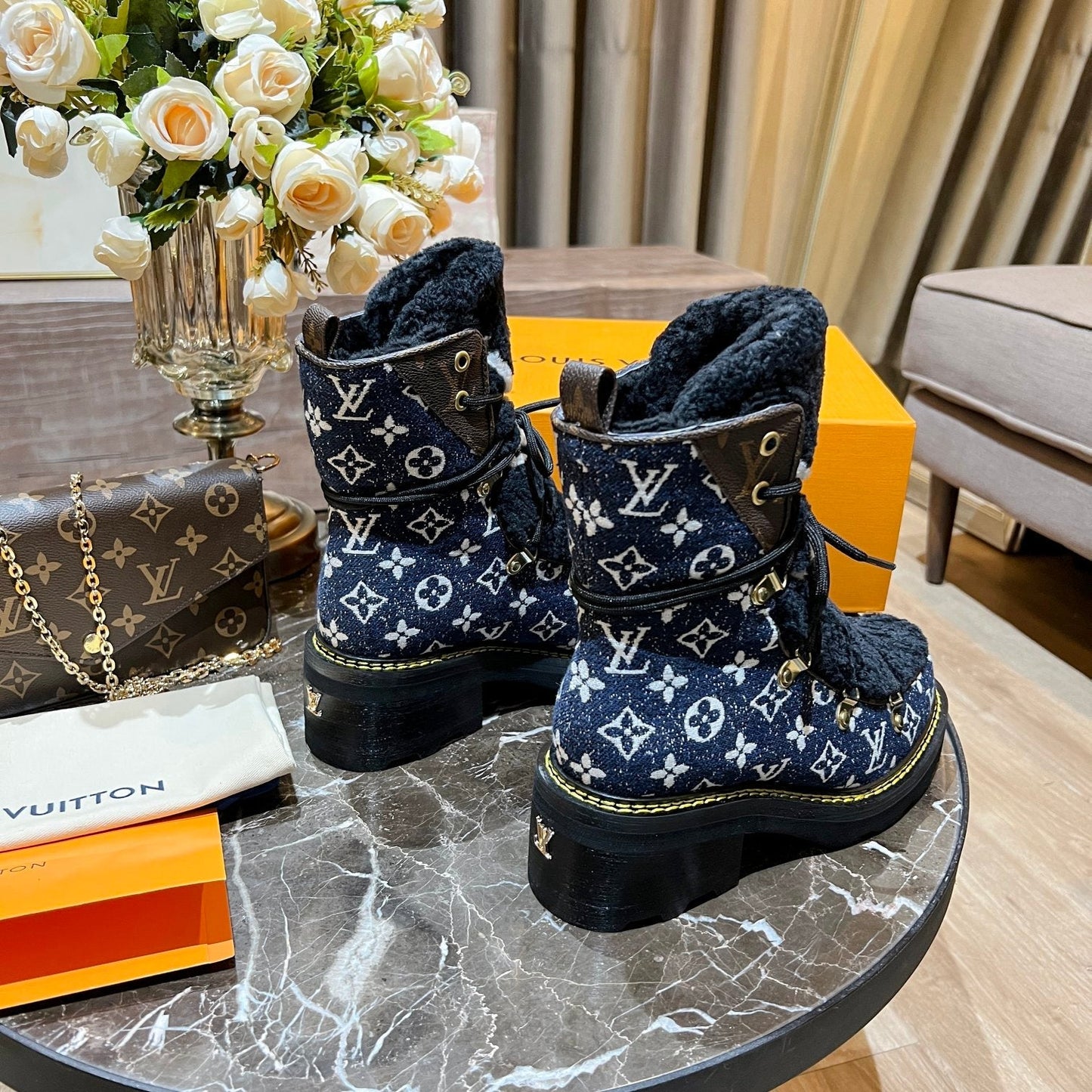 Premium LUV BOOTS 046