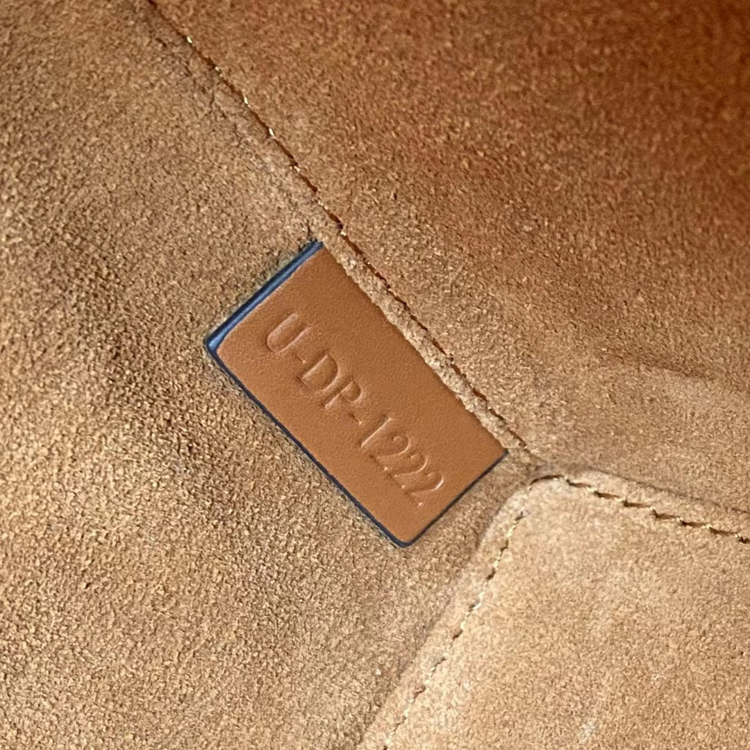 GLAMI Cube Bag Cuir Triomphe Square Tan For Women 6in/15cmÂÂ