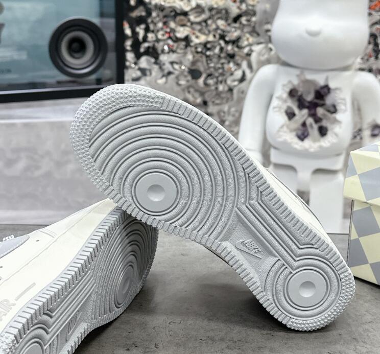 SAMC - NKE Shoes - 140