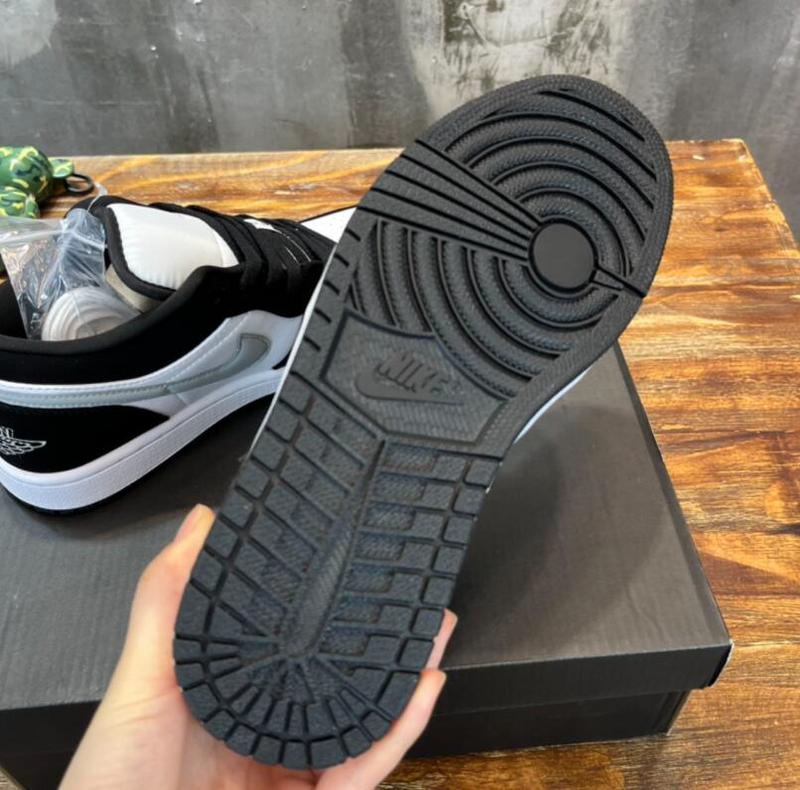 SAMC - NKE Shoes - 885