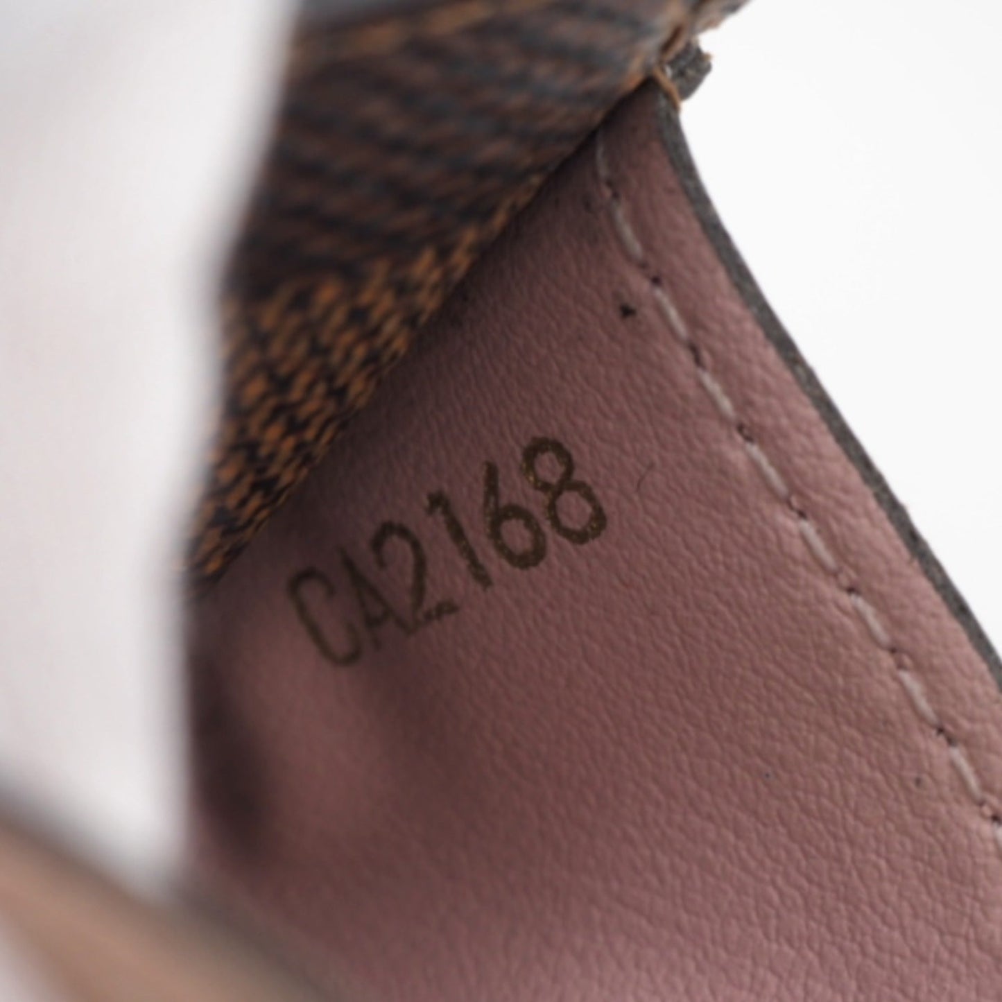 Louis Vuitton Leather Wallet ()