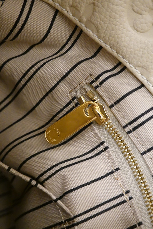 LOV2 Bags - Luxurious Bags 1547