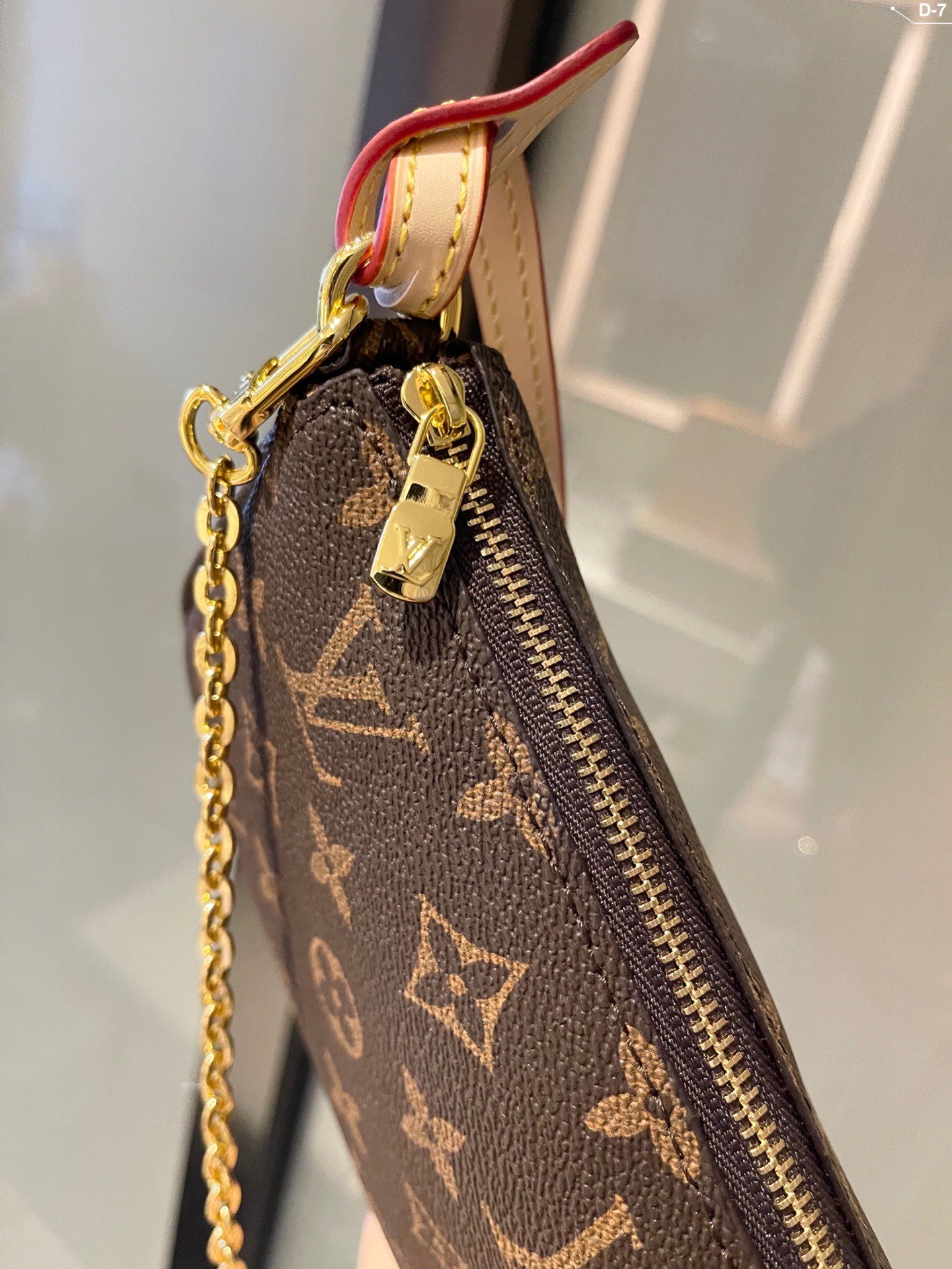 EN - New Arrival Bags LUV 474