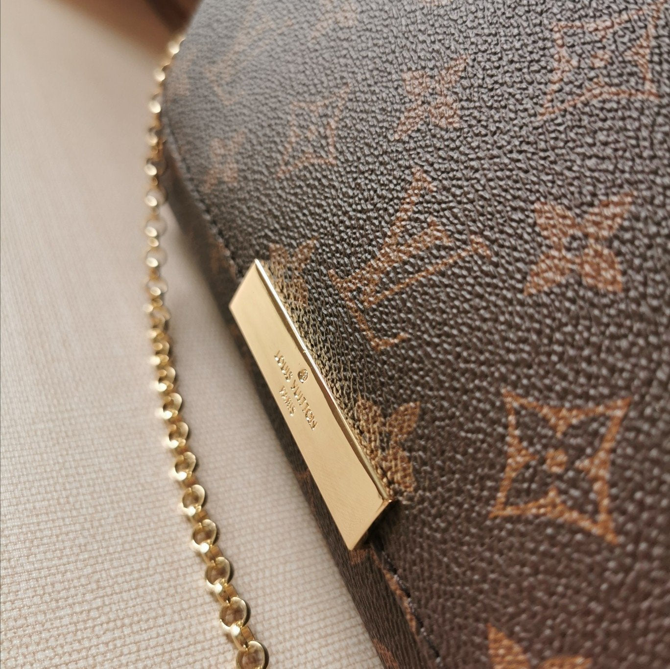 EN - New Arrival Bags LUV 282
