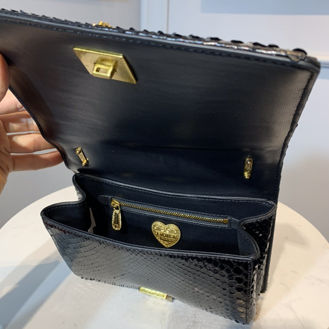 GLAMI MeGLAMIum Devotion Crossbody Bag Black For Women 8.3in/21cm GLAMI