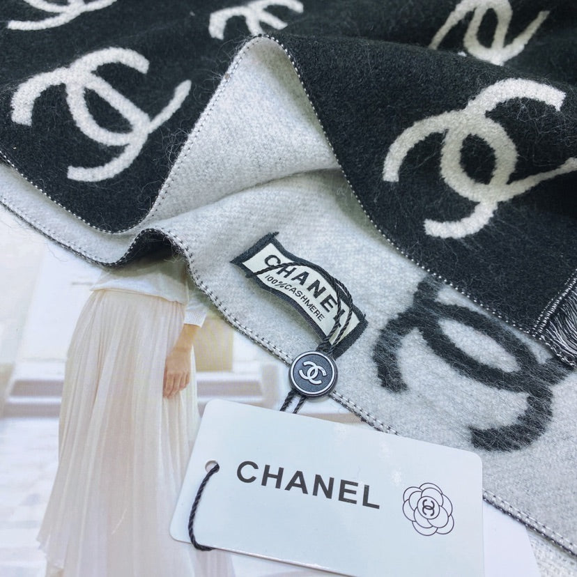EN - Luxury CHL Scarf 009