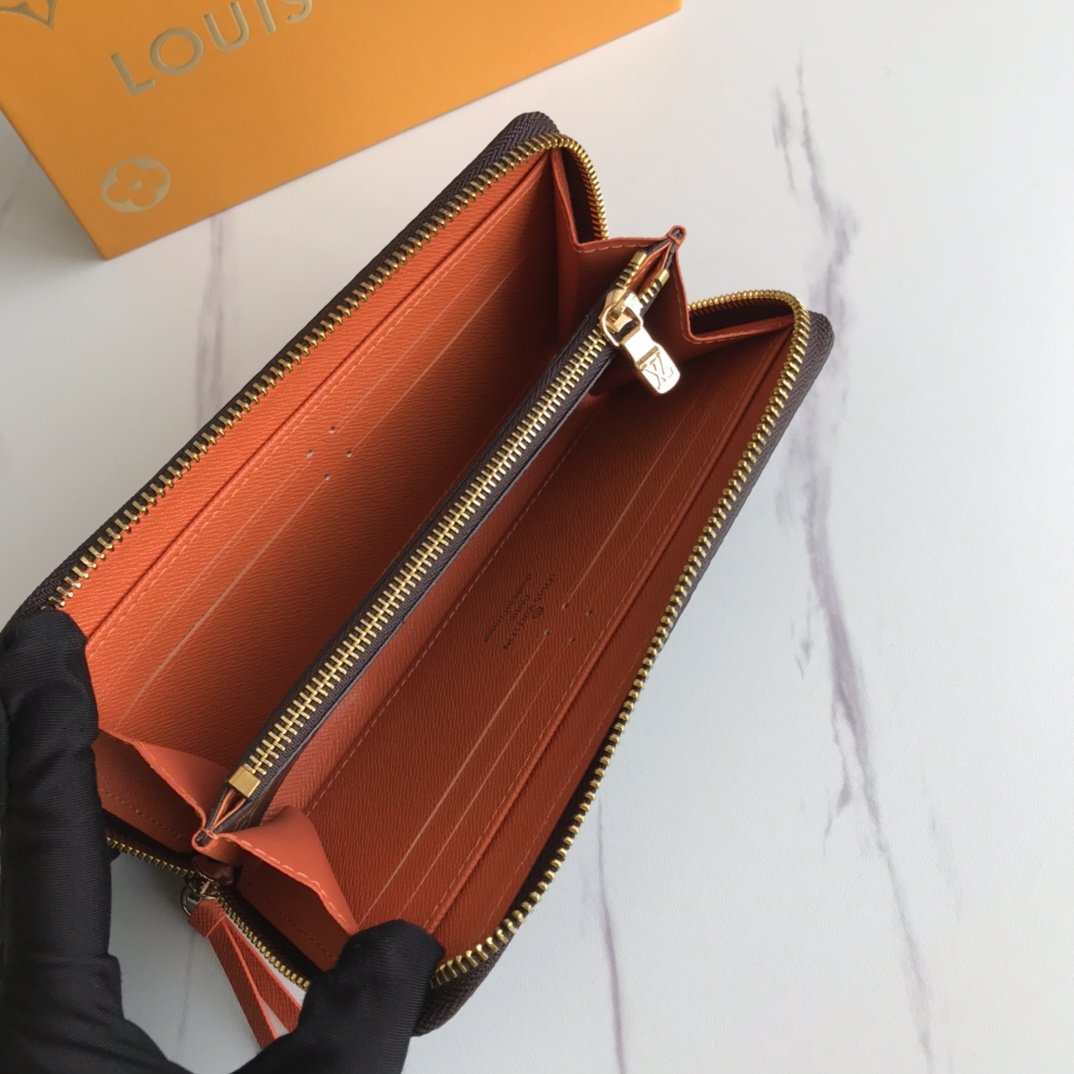 EN - New Arrival Wallet LUV 017