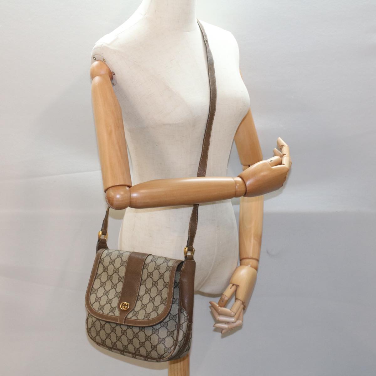 GUCCI GG Canvas Shoulder Bag PVC Leather Beige Brown 001 261 4425 fm2655
