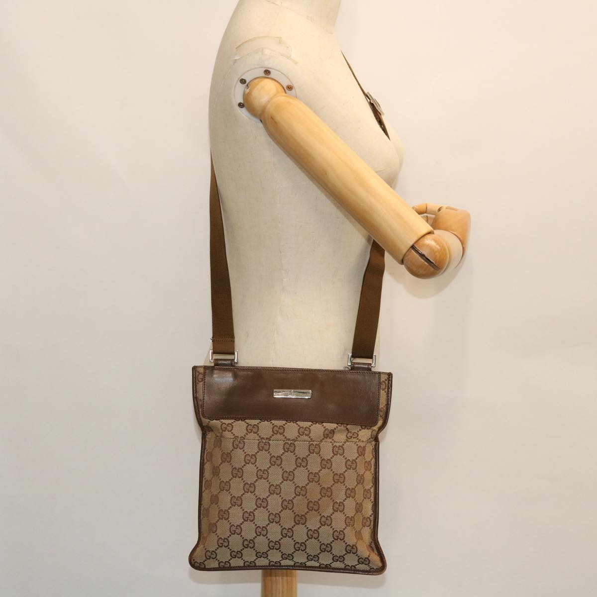 GUCCI GG Canvas Shoulder Bag Beige Brown 27639 fm2740