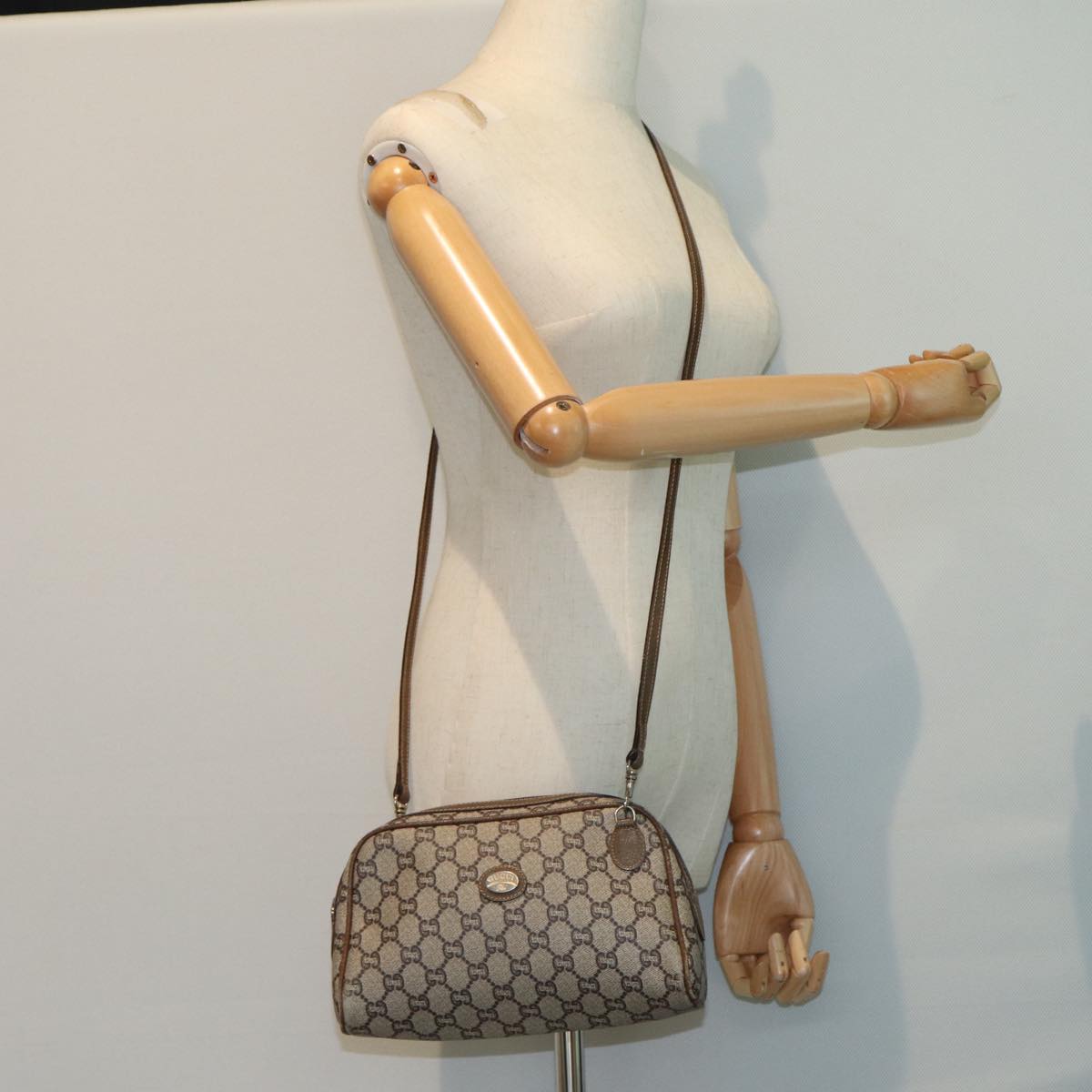 GUCCI GG Plus Supreme Shoulder Bag PVC Leather Beige fm3509