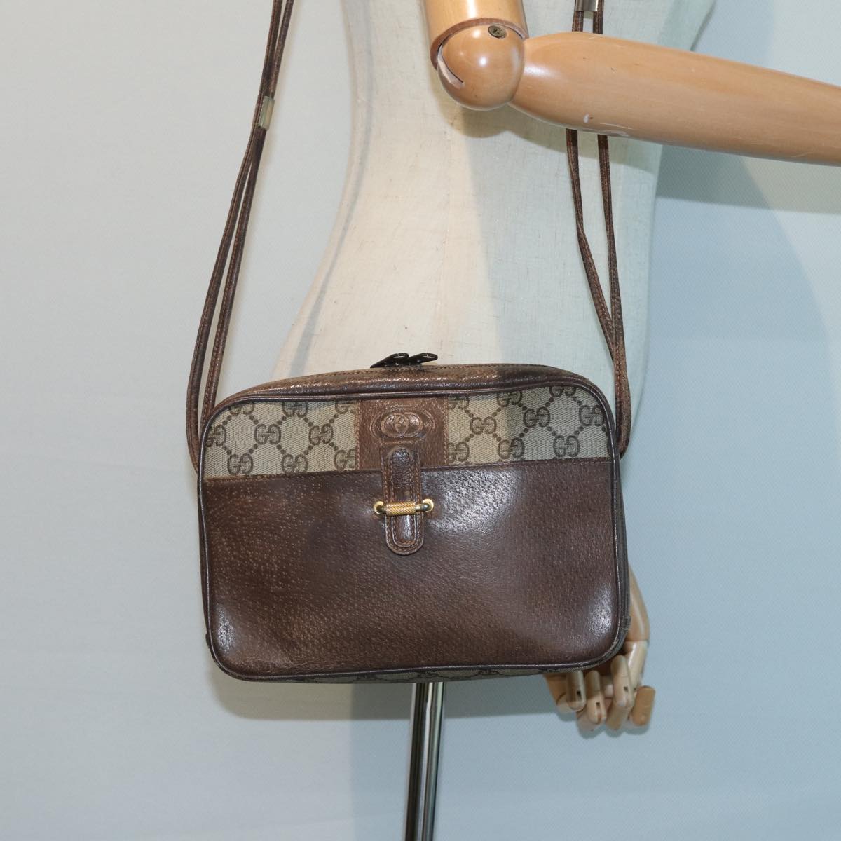 GUCCI GG Canvas Shoulder Bag PVC Leather Beige fm3580