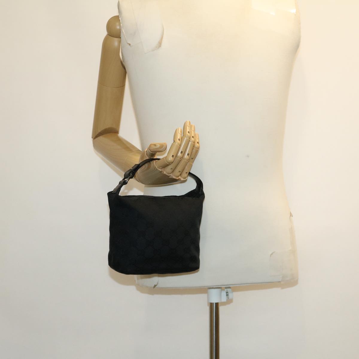 GUCCI GG Canvas Hand Bag Black am2610g
