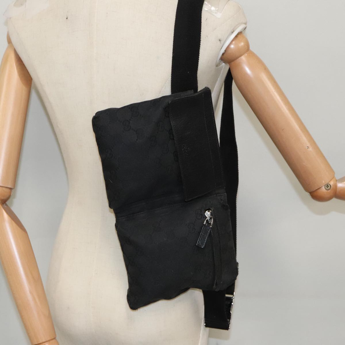 GUCCI GG Canvas Waist bag Black Silver 28566 hk1736