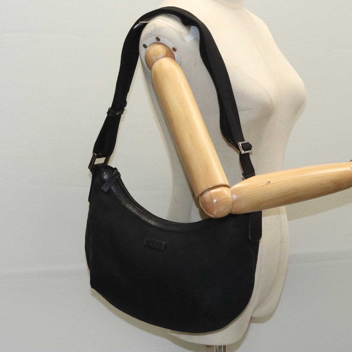 GUCCI GG Canvas Shoulder Bag Black Silver 181092 hk1737