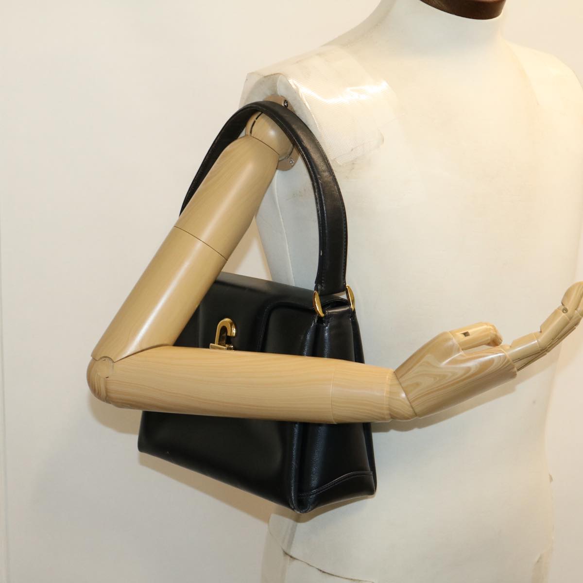 GUCCI Turn Lock Hand Bag Leather Black Red im361