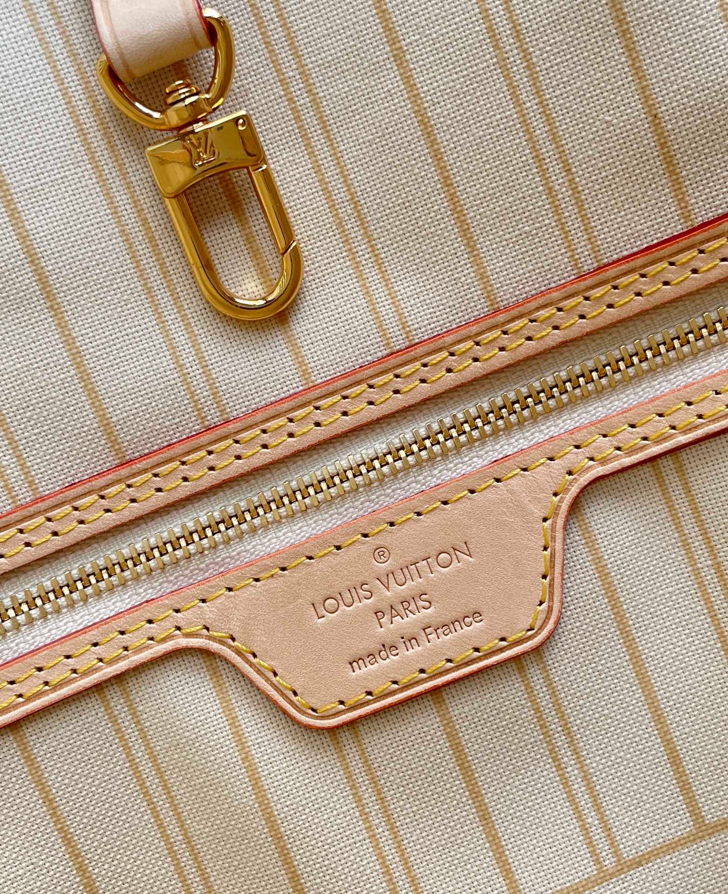 Louis Vuitton Neverfull MM Tote Bag