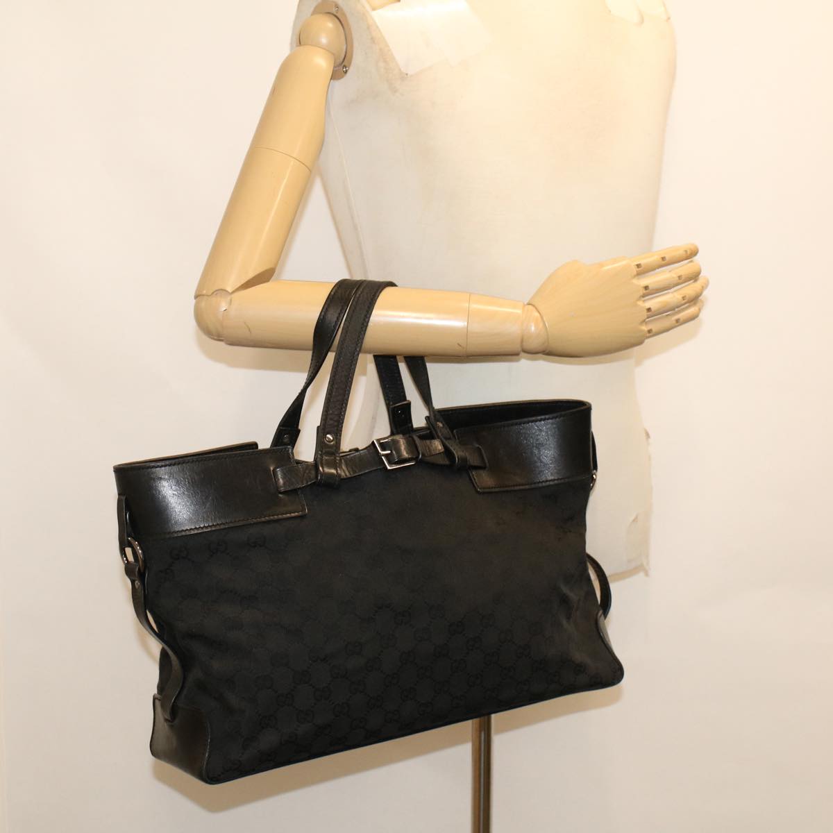 GUCCI GG Canvas Hand Bag Black 106251 ki3185