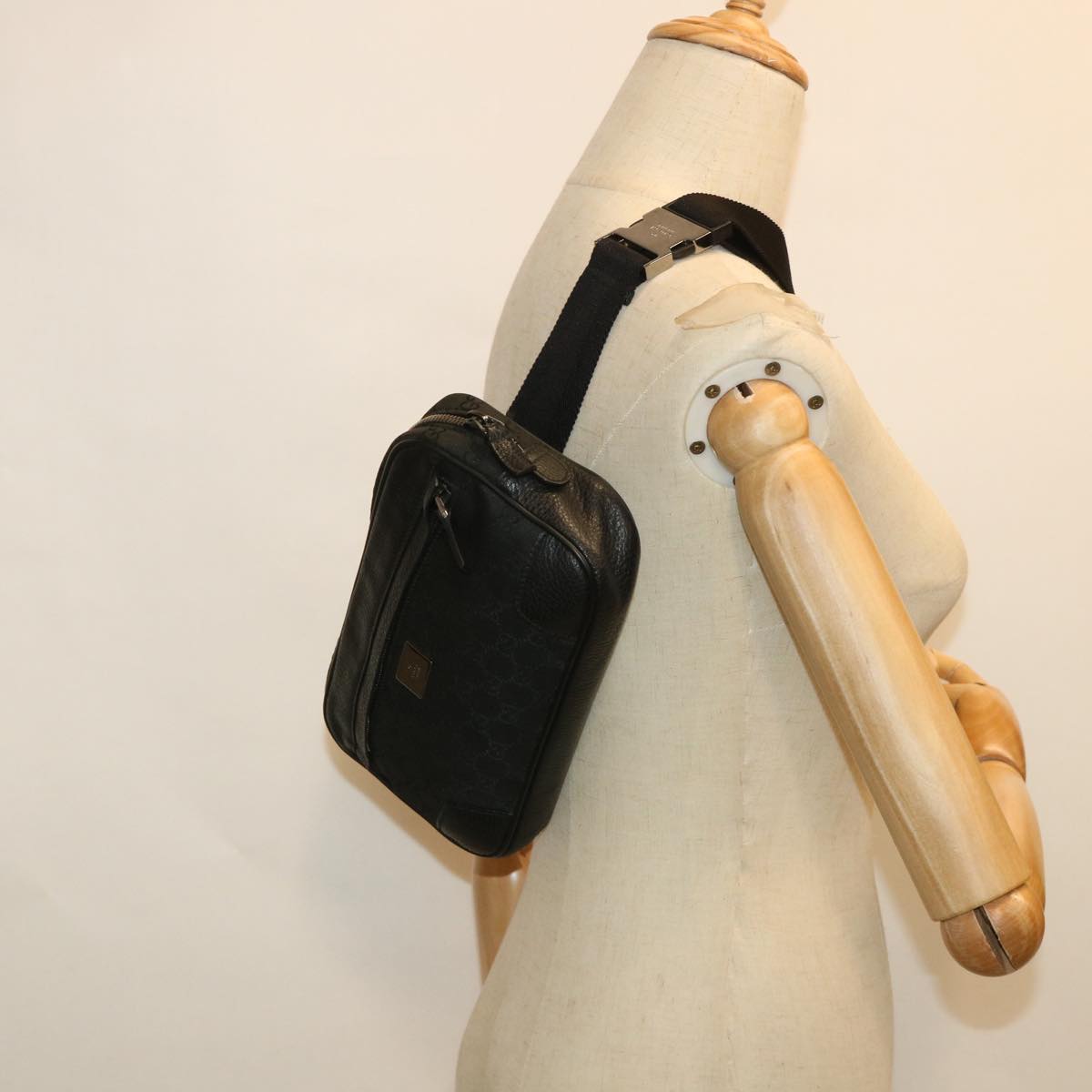GUCCI GG Canvas Waist bag Nylon Leather Black 336672 ki3498