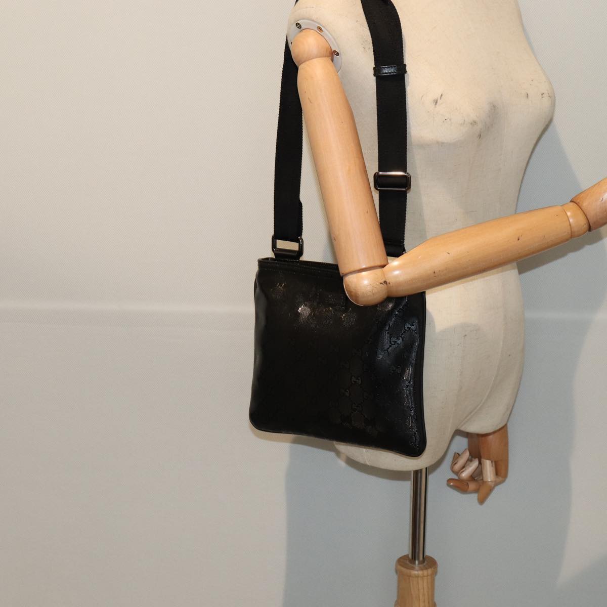 GUCCI GG implementation Shoulder Bag Silver Black 201538 ki4758A