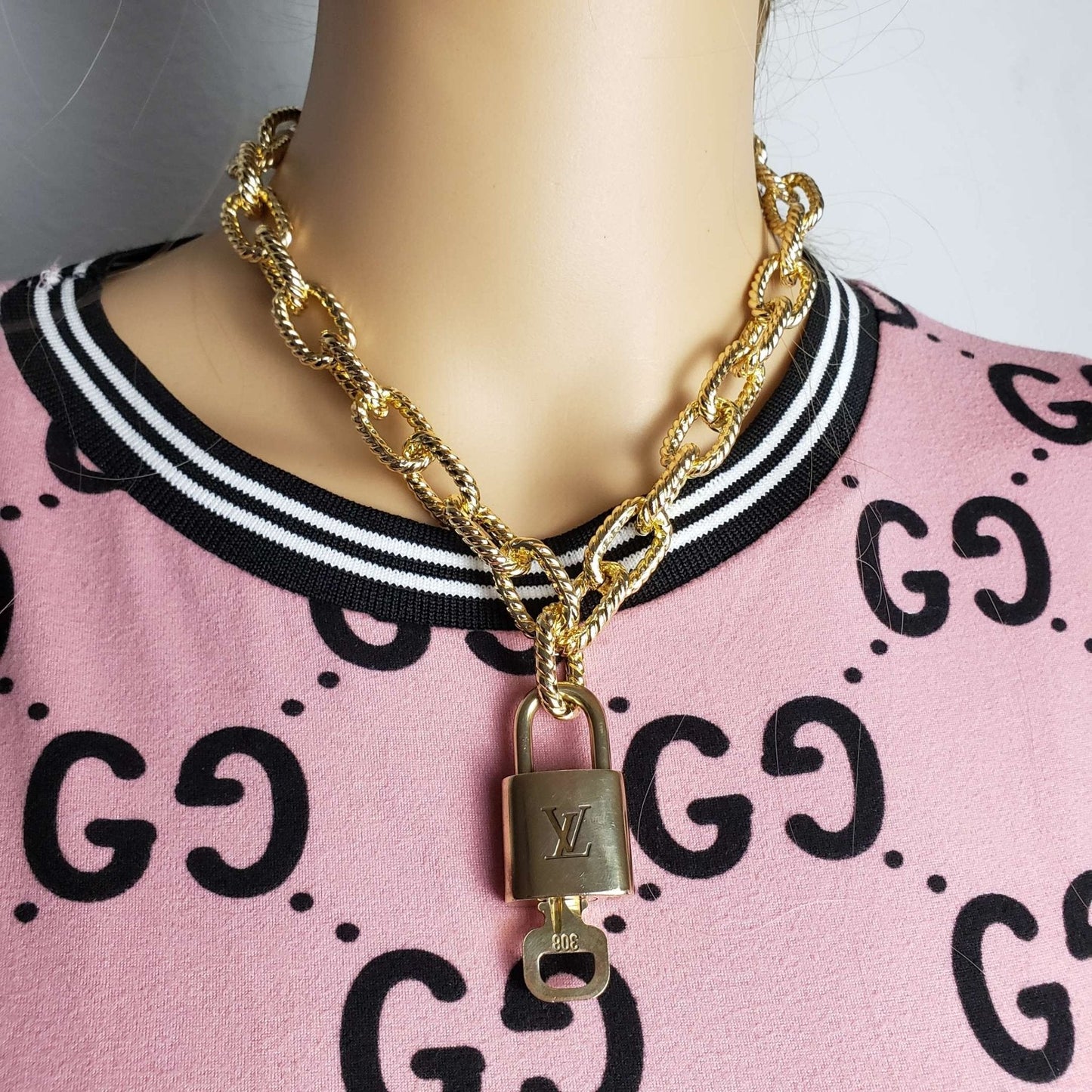 100% Louis Vuitton Lock and Key with Unbranded Chain Necklace