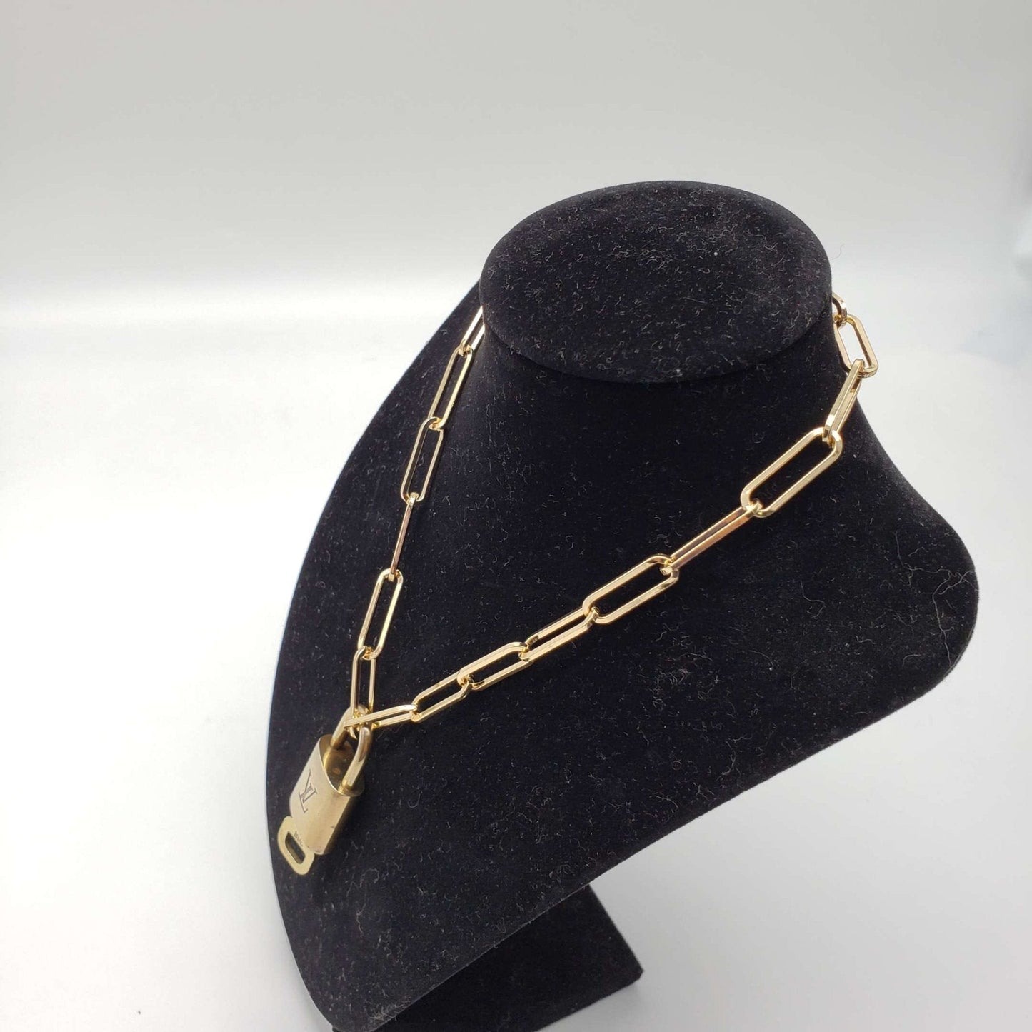 100% Louis Vuitton Lock and Key with Unbranded Chain Necklace