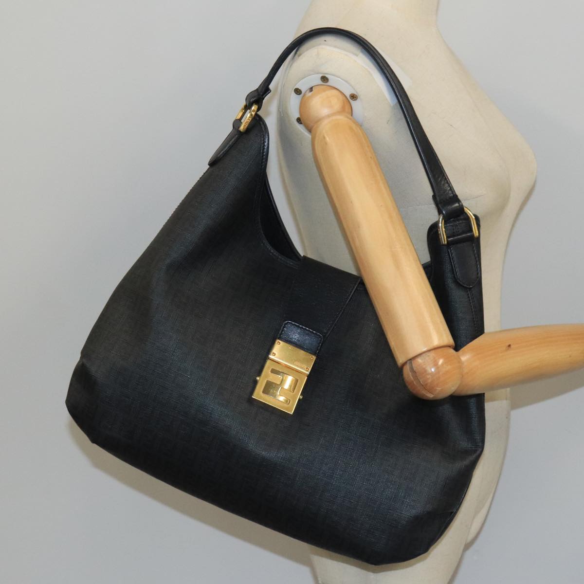 FENDI Zucchino Canvas Shoulder Bag Black mr746