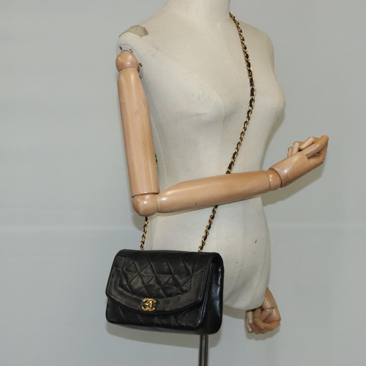 CHANEL Diana 22 Chain Shoulder Bag Lamb Skin Black Gold CC PP035